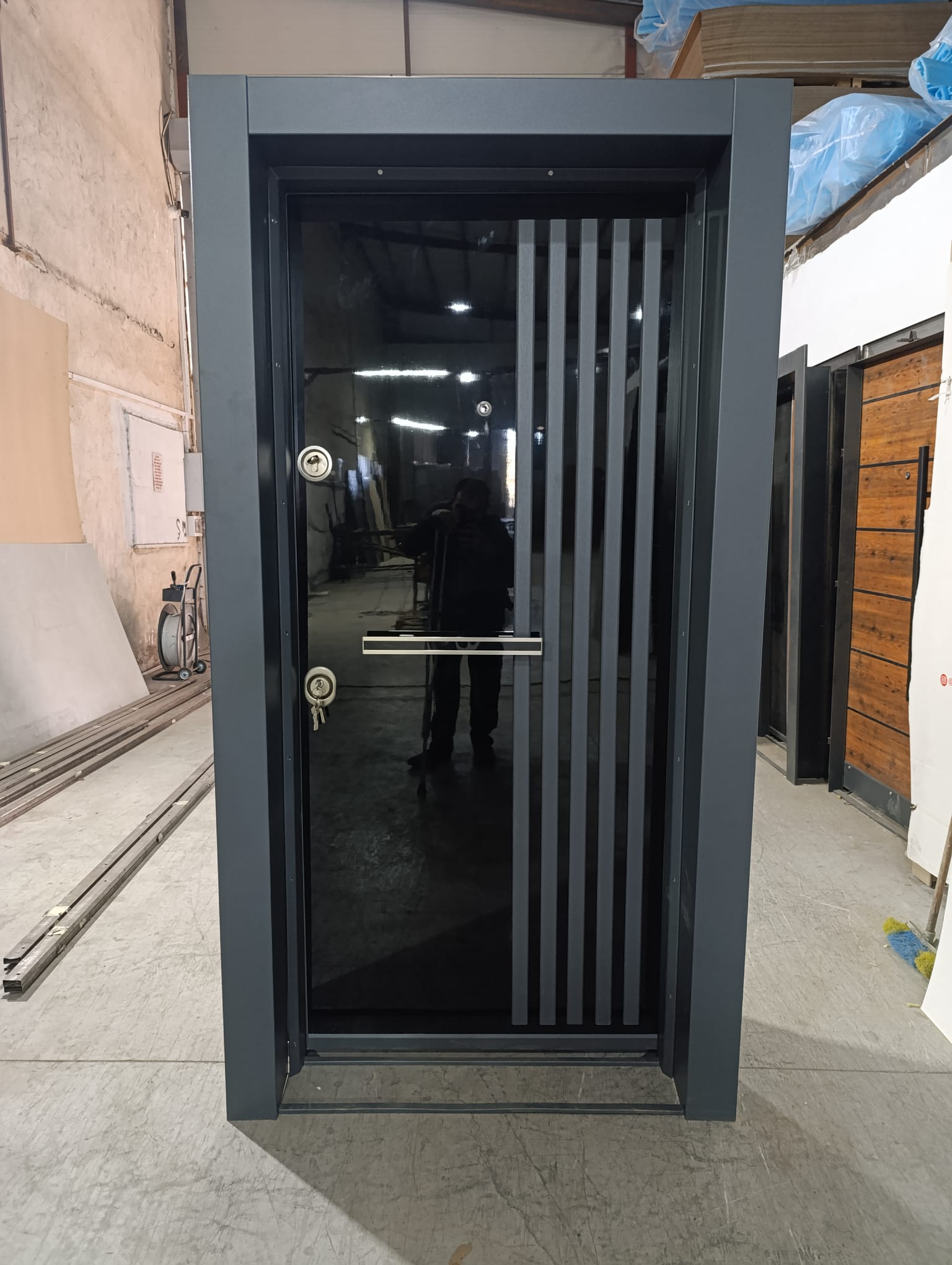 Modern Seri Çelik Kapı Model 11