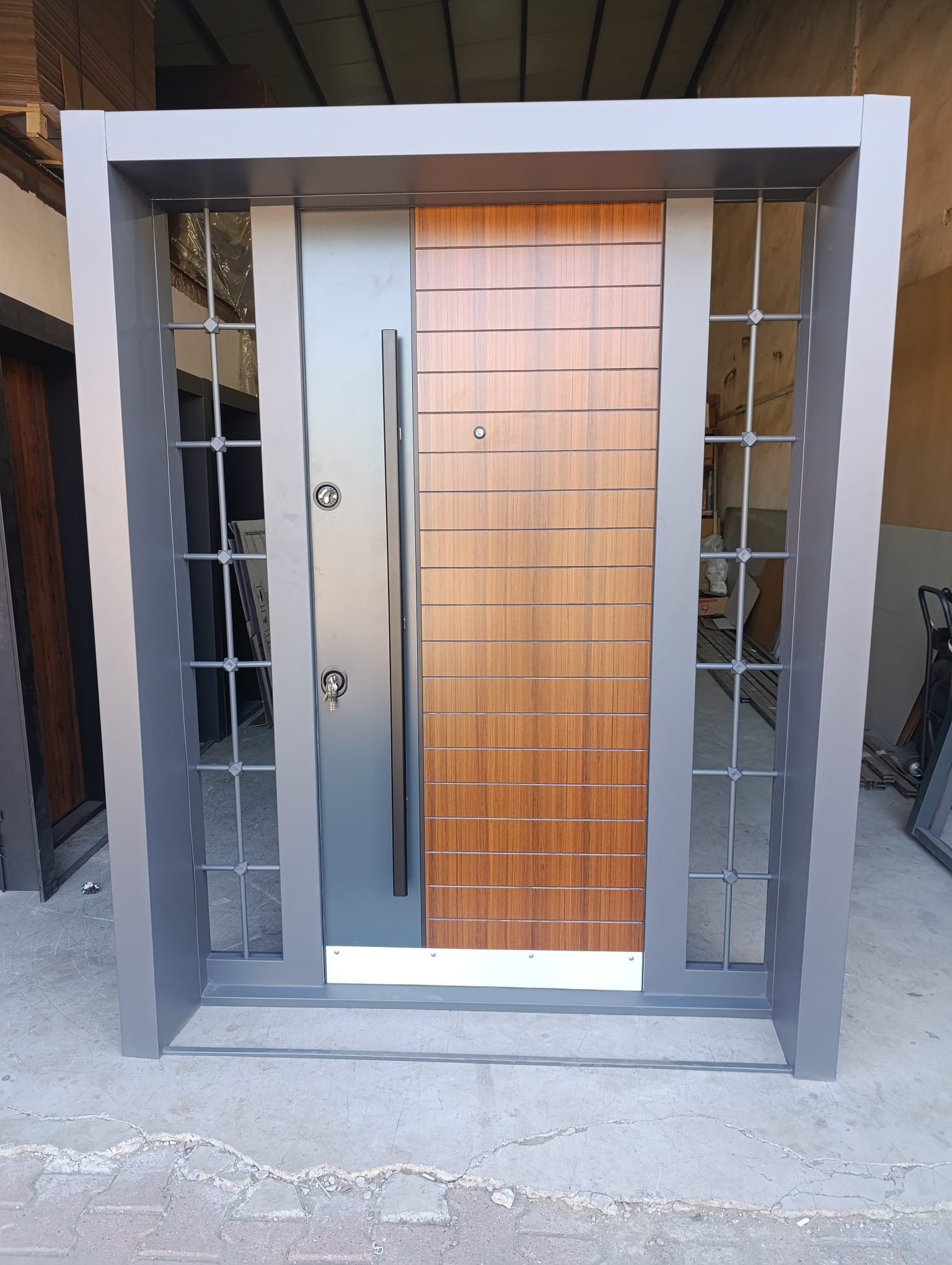 Modern Seri Çelik Kapı Model 14