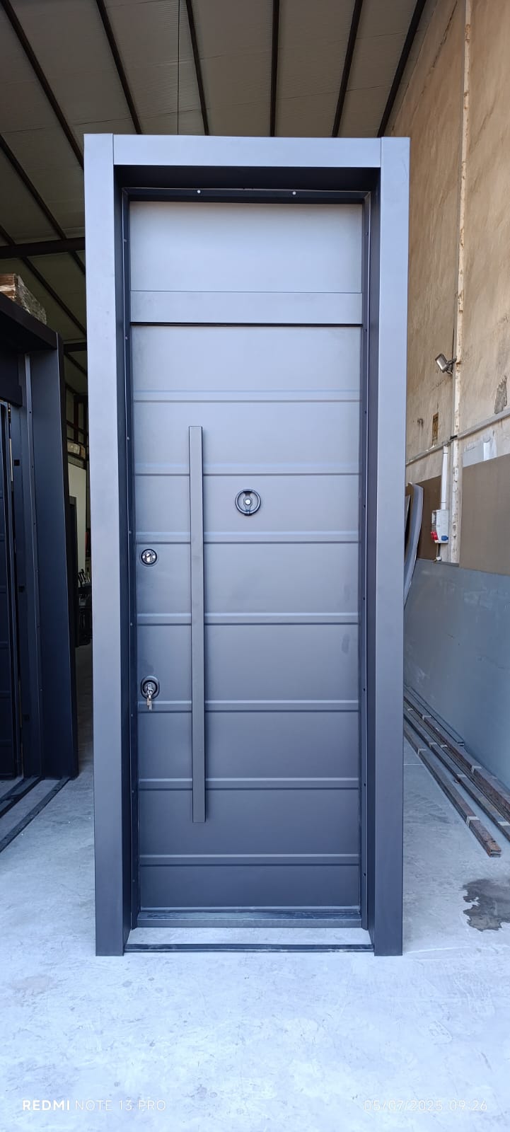 Modern Seri Çelik Kapı Model 24