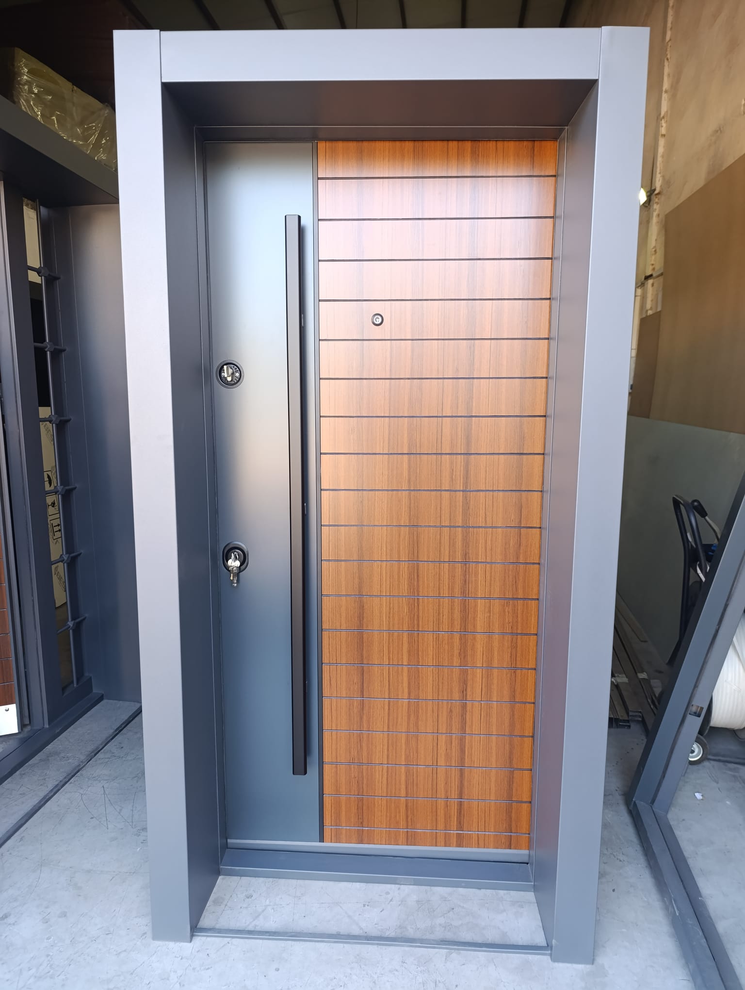 Modern Seri Çelik Kapı Model 6